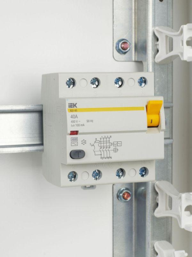 Выключатель дифференциального тока (УЗО) 4п 40А 100мА тип AC ВД1-63 KARAT IEK MDV10-4-040-100