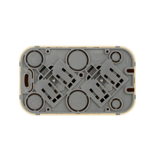 Розетка 2-м ОП Quteo 16А IP20 250В 2х2P+E с заземл. защ. шторки дерево IEK 782287