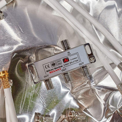 Делитель ТВ "краб" х3+4шт F "BOX" 5-1000 МГц "Silver" Rexant 05-6102