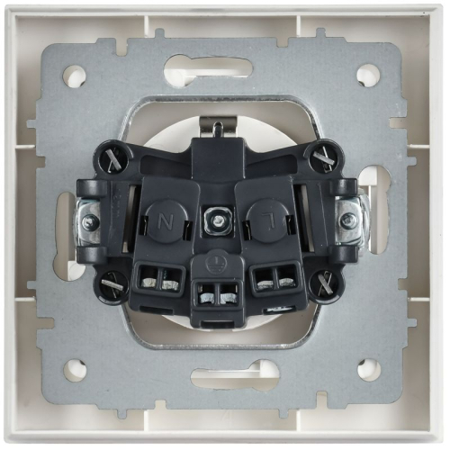 Розетка BRITE РСР14-1-0-БрАБ 16А в сборе с заземл. защ. шторки арктич. бел. IEK BR-R14-16-K91-F