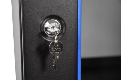 Шкаф коммутационный ШРН-Э-18.650-9005 18U 600х650мм передн. двер. стеклян. 50кг черн. ЦМО 1213971