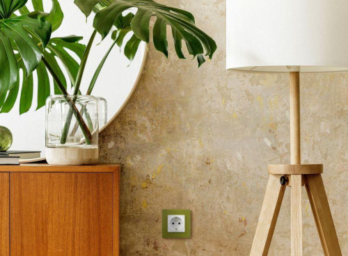 Розетка 1-м СП Etika 16А IP31 250В 2P+E с заземл. защ. шторки немецк. стандарт винтов. клеммы механизм бел. IEK 672222