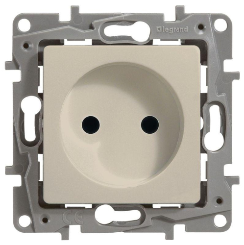 Розетка 1-м СП Etika 16А IP20 250В 2P без заземл. немецк. стандарт винтов. клеммы механизм сл. кость IEK 672320