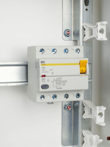 Выключатель дифференциального тока (УЗО) 4п 40А 100мА тип ACS ВД1-63S KARAT IEK MDV12-4-040-100
