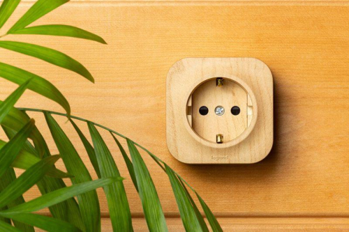 Розетка 1-м ОП Quteo 16А IP20 250В 2P+E с заземл. защ. шторки дерево IEK 782280