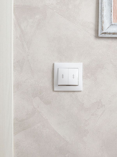 Переключатель проходной 2-кл. СП Кварта 10А IP20 ВСп10-2-0-КБ бел. GENERICA EVK22-K01-10-DM