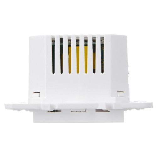 Розетка SKANDY 18Вт 16А с заземл. защ. шторки с USB C SK-R17W арктич. бел. IEK SK-R14-16-U14-018-K01