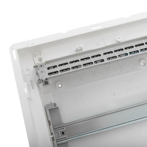 Щит комбинированный встраив. Nova 3 DIN-рейки + 1 монтаж. плата 5 габарит IP41 с метал. перфорированной дверью EKF Proxima nv-cb-pmd-3+1