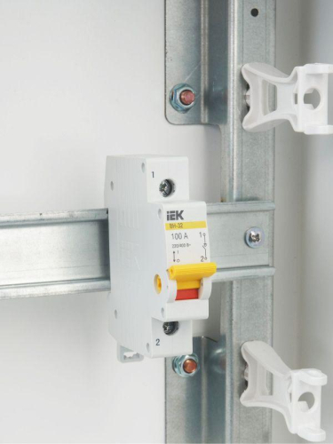 Выключатель нагрузки (мини-рубильник) 1п 100А ВН-32 KARAT IEK MNV10-1-100