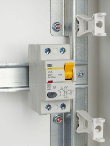 Выключатель дифференциального тока (УЗО) 2п 25А 10мА тип AC ВД1-63 KARAT IEK MDV10-2-025-010