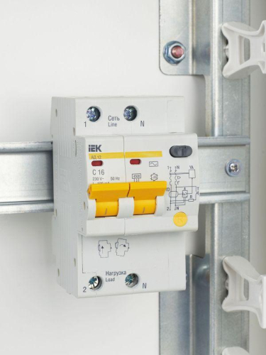 Выключатель автоматический дифференциального тока 2п C 16А 100мА тип AC 4.5кА АД-12 KARAT IEK MAD10-2-016-C-100