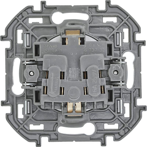 Розетка 1-м СП Inspiria 16А IP20 250В 2P+E защ. шторки немецк. стандарт механизм алюм. IEK 673732