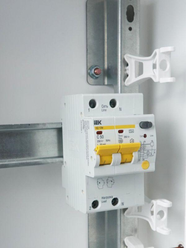 Выключатель автоматический дифференциального тока 2п C 50А 30мА тип A 4.5кА АД-12М KARAT IEK MAD12-2-050-C-030