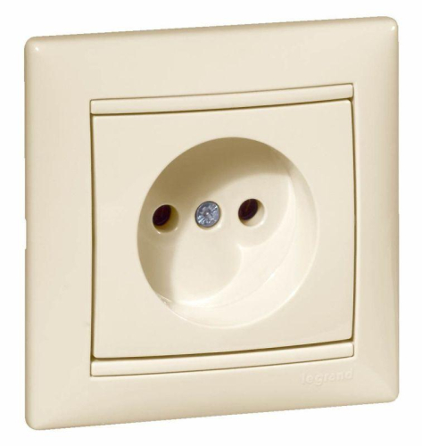 Розетка 1-м СП Valena 16А IP21 без заземл. на винтах механизм сл. кость IEK 774316