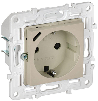 Розетка SKANDY 18Вт 16А с заземл. защ. шторки с USB C SK-R17B беж. IEK SK-R14-16-U14-018-K10