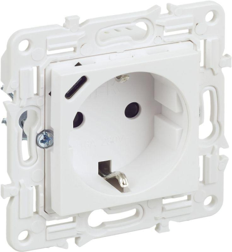 Розетка SKANDY 18Вт 16А с заземл. защ. шторки с USB C SK-R17W арктич. бел. IEK SK-R14-16-U14-018-K01