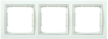 Рамка 3-м BOLERO Q1 РУ-3-ББ квадрат. бел. IEK EMB32-K01-Q1